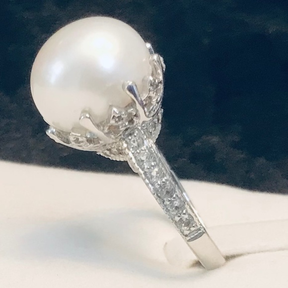 Genuine Cultured White Pearl & Zircon Crown Ring - Picture 2 of 10